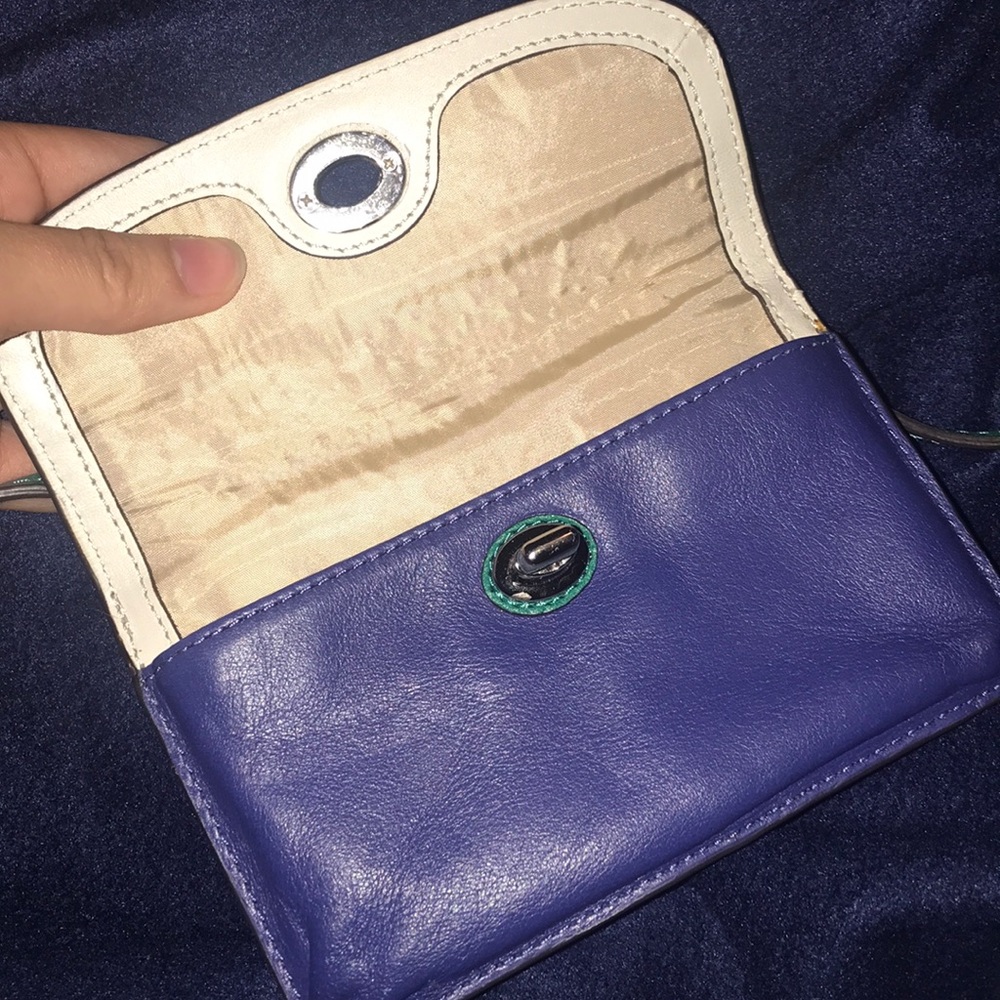 Small Tri-Color Coach Crossbody - Picture 4 of 10
